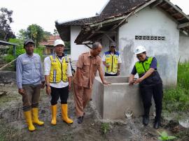 Ujicoba Hasil Pembangunan Sumur Jiat Kemen PU di Kalurahan Grogol